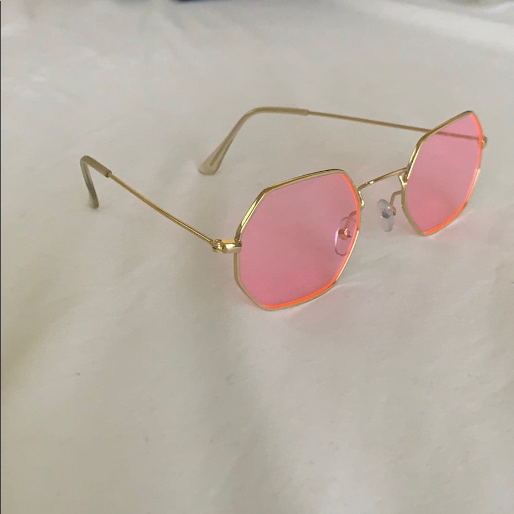 Brand new shades - Picture 3 of 5